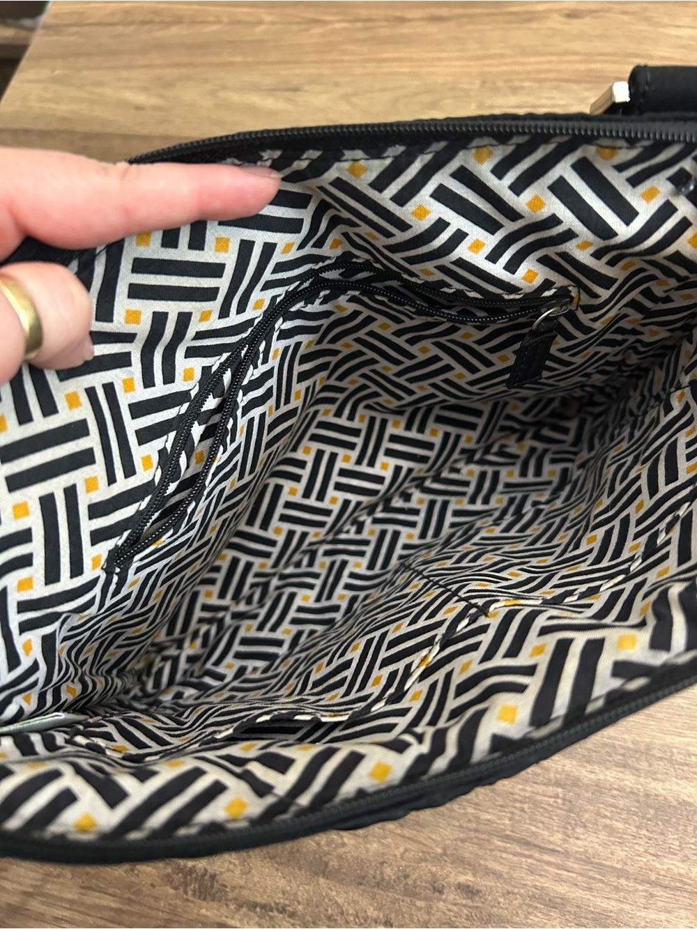 Vera Bradley Black Quilted Crossbody/Messenger Bag - Retired Dogwood Lining - Picture 5 of 11